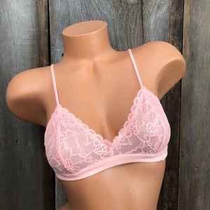 Victoria’s Secret Floral Lace Bralette in Peach Size Small